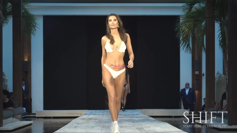 VDM THE LABEL 4K _ 2019 Collection _ Miami Swim Week 2018.webm_20190908_221650.207.jpg